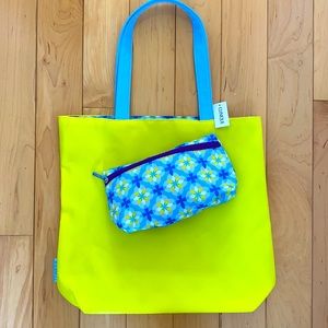 Clinique Tote NWT & Matching Bag